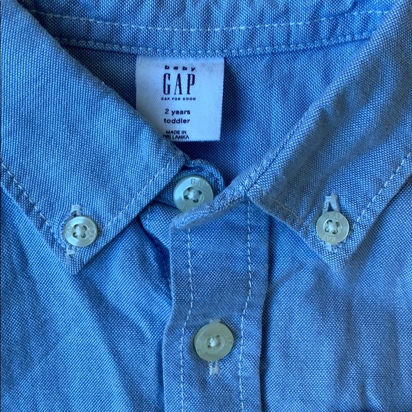 GAP Toddler Oxford Button-Down Shirt - Picture 2 of 2